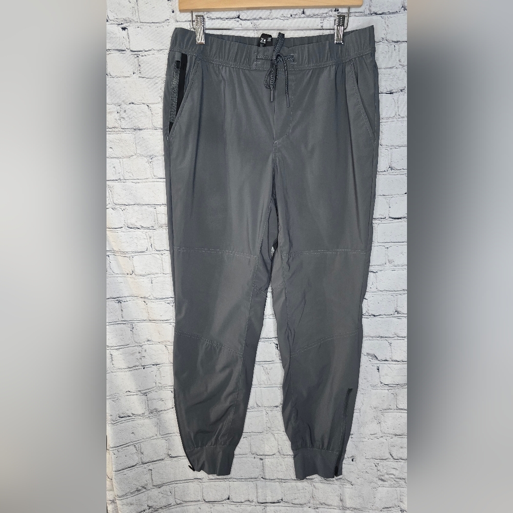 Ten Thousand Men's‎ Gray Jogger Pants Size Medium